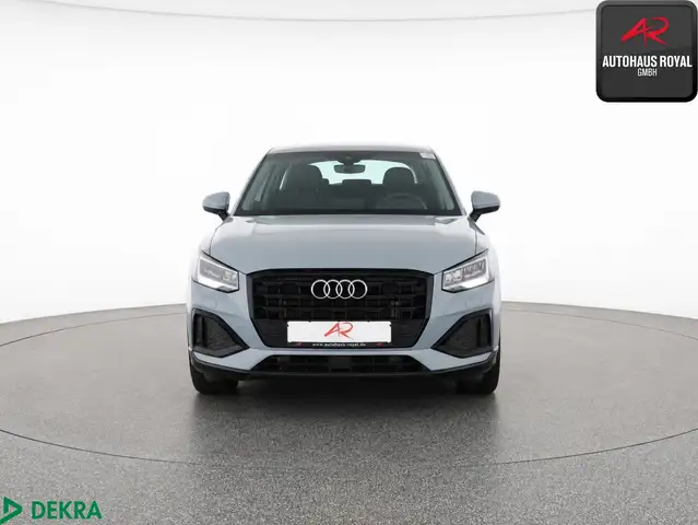 Audi Q2 view 8
