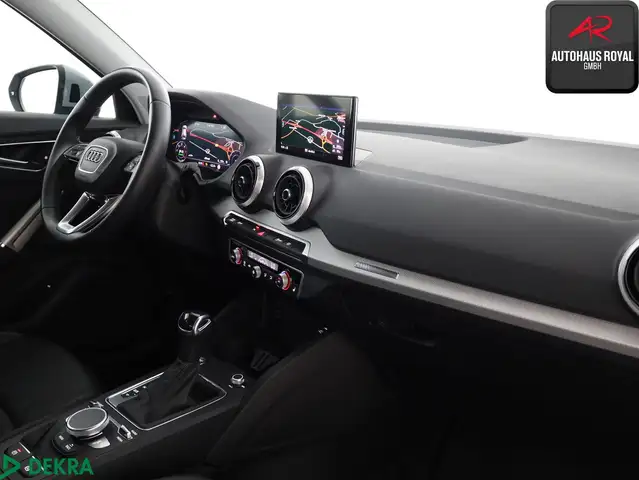 Audi Q2 view 10