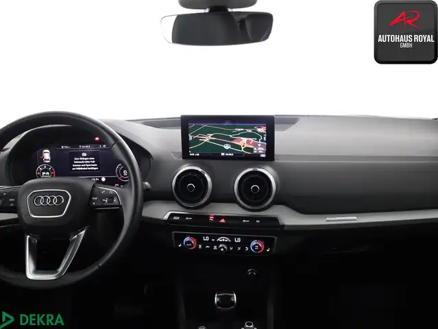 Audi Q2 view 9