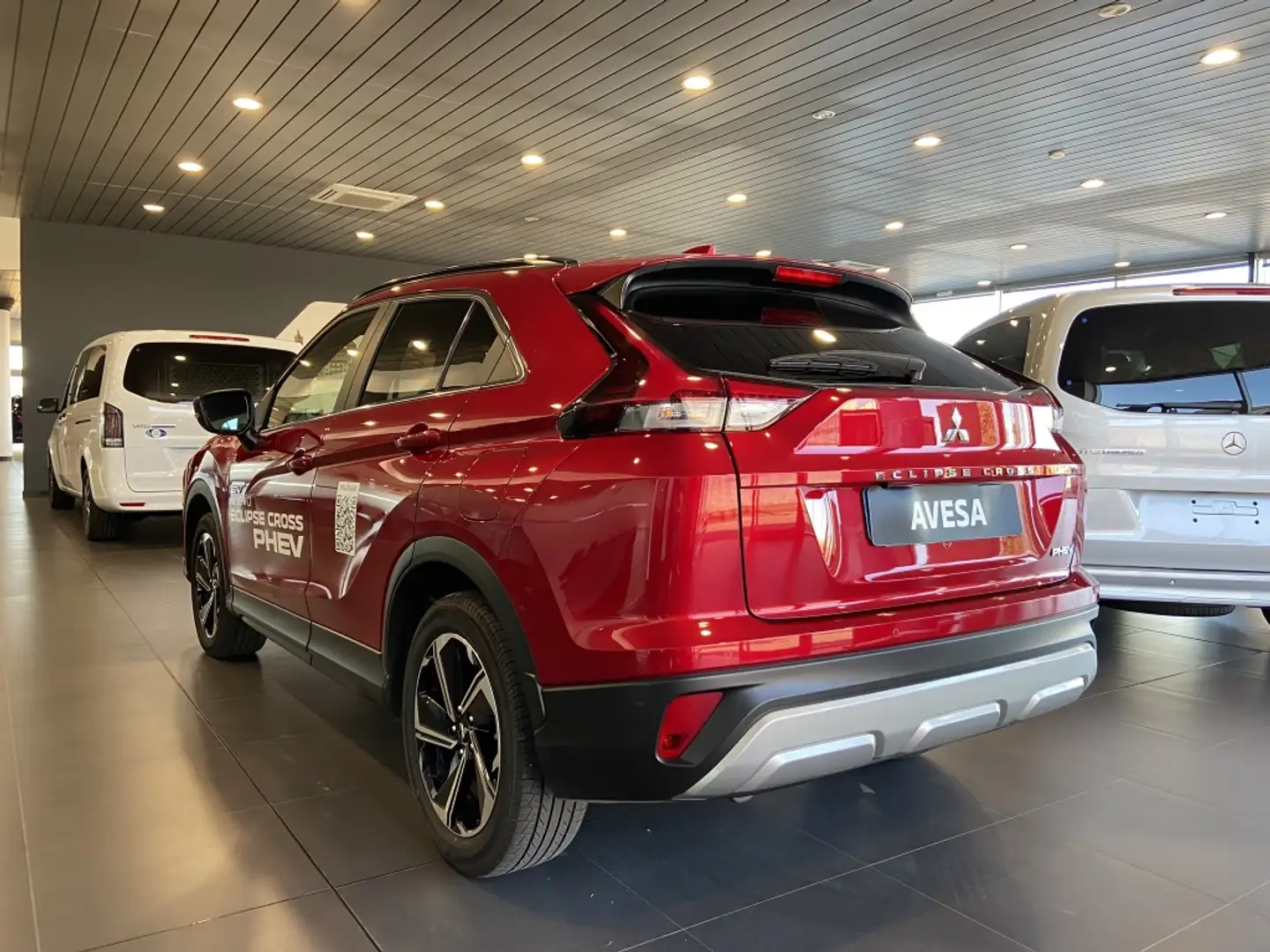 Mitsubishi Eclipse Cross PHEV Kaiteki 4WD Rojo - 2