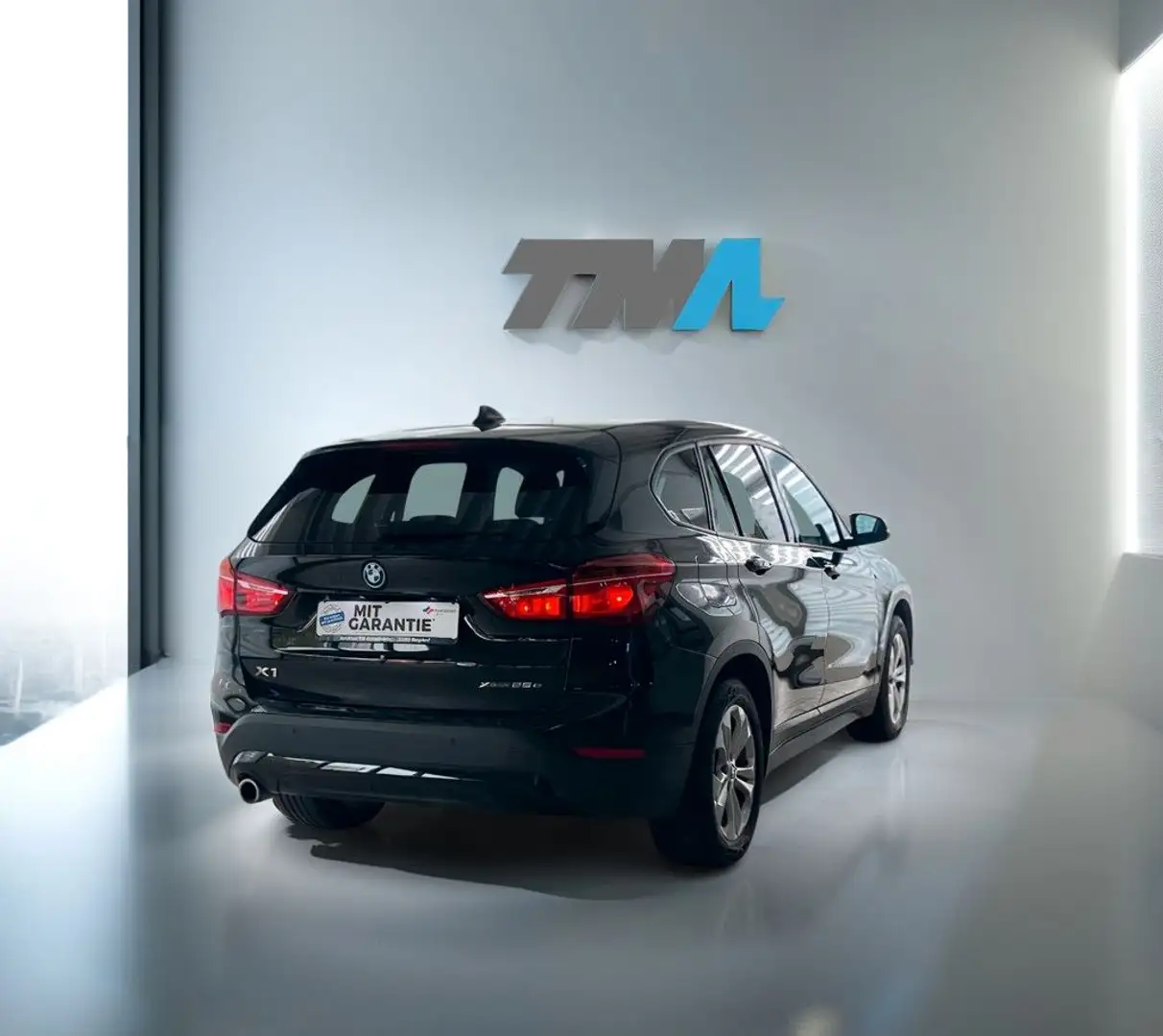 BMW X1 xD25e Hi-Fi DriveAssist. Parkassist. Navi Noir - 2