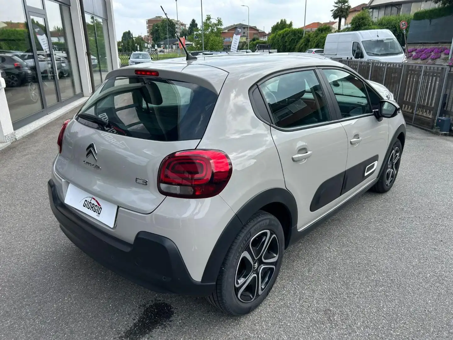 Citroen C3 BlueHDi 100 S&S Plus Beige - 2