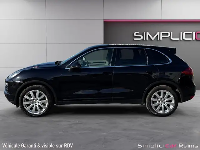 Porsche Cayenne view 4