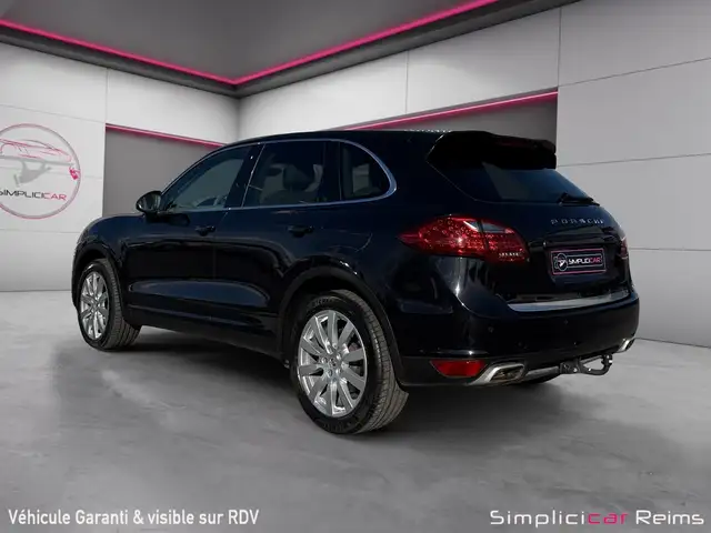 Porsche Cayenne view 5