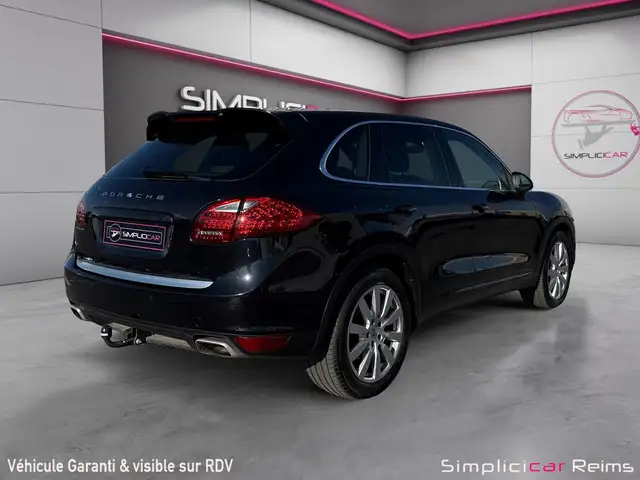 Porsche Cayenne view 7