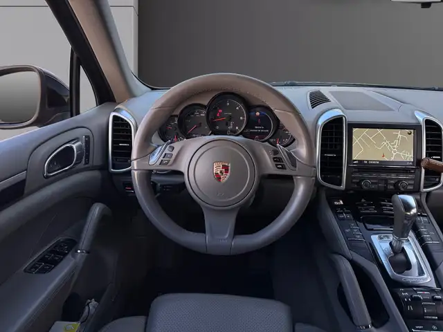 Porsche Cayenne view 13