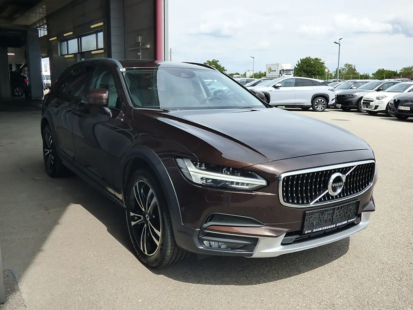Volvo V90 D5 AWD Momentum Geartronic Braun - 2