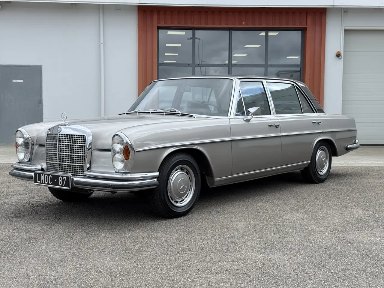 Mercedes-Benz 300