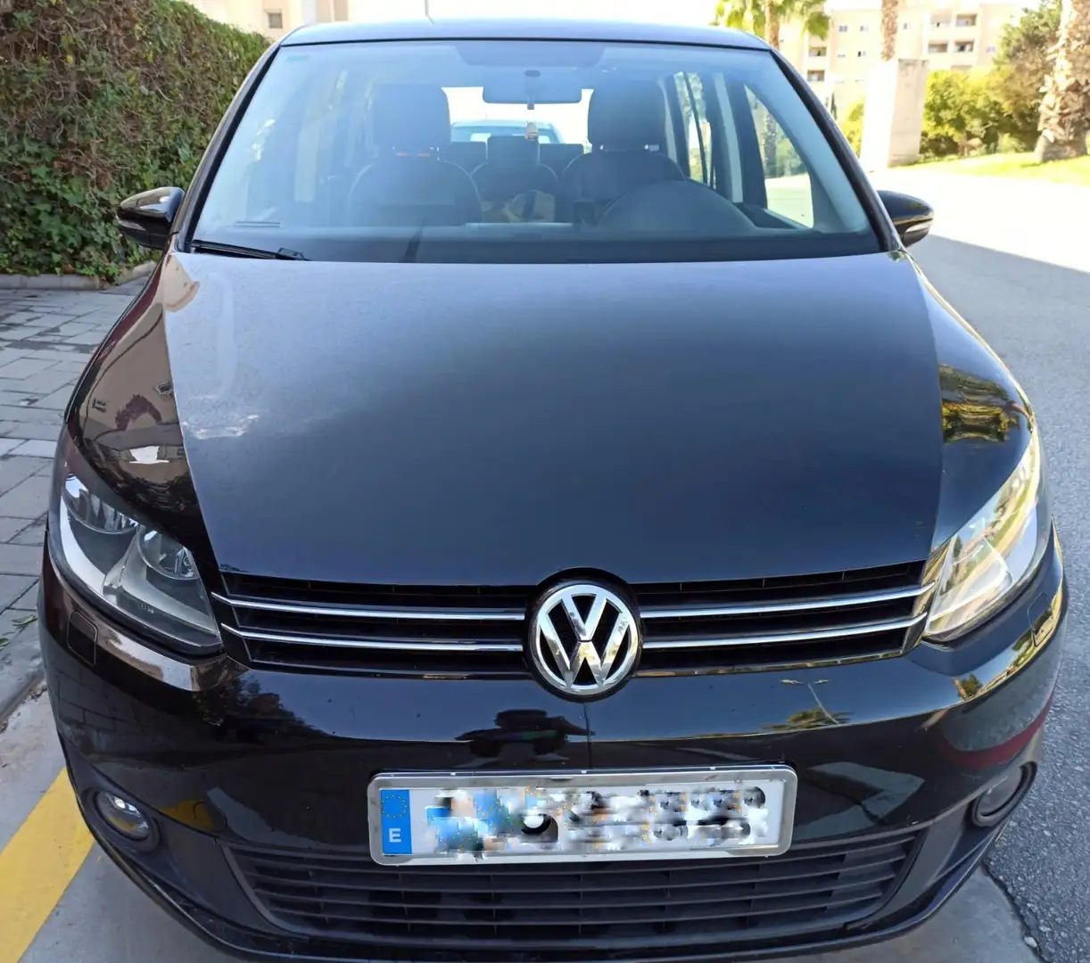 Volkswagen Touran 2.0TDI Highline DSG - 1