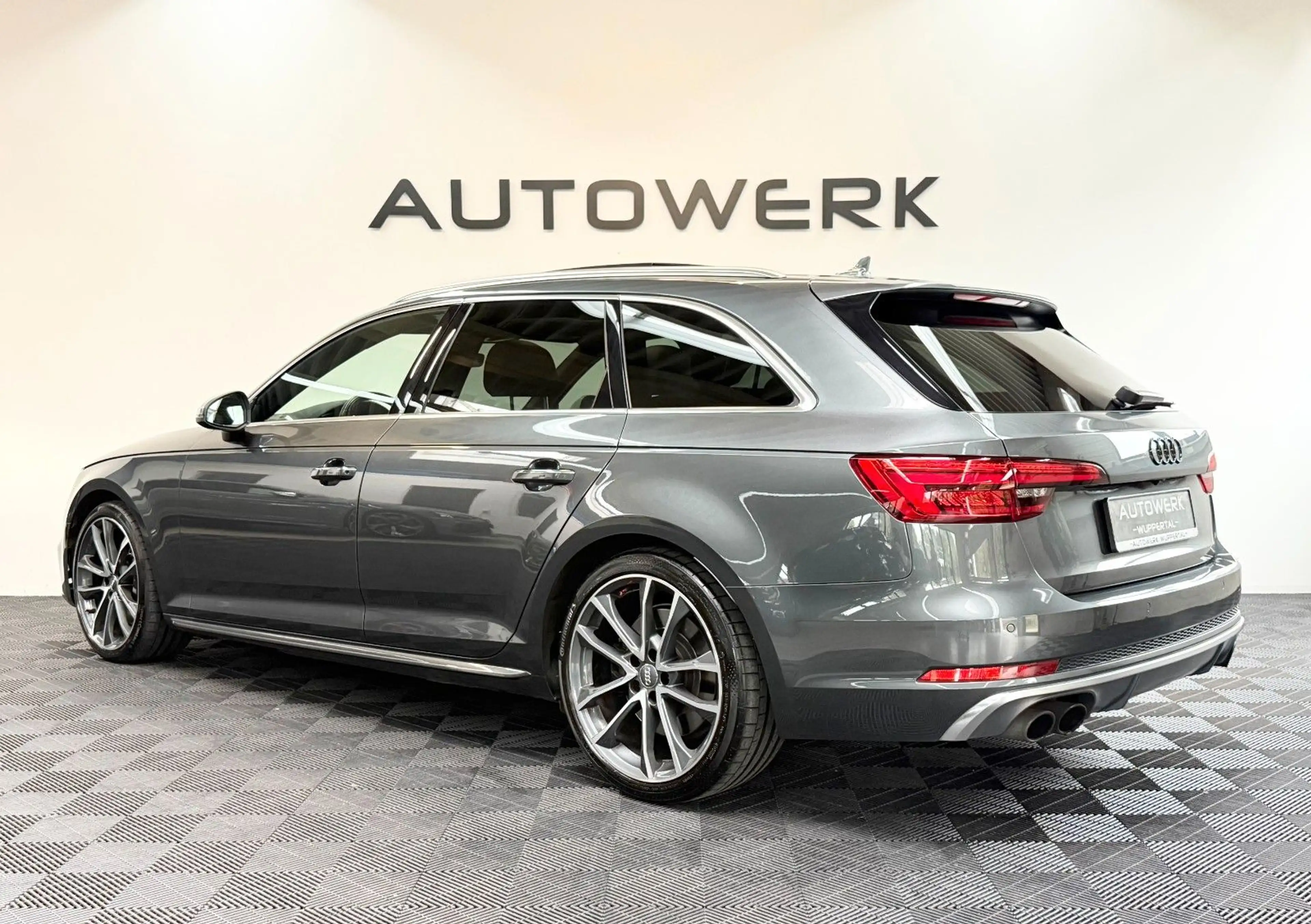 Audi S4 Avant 3.0 TFSI*Quattro*AHK*STANDHEIZUNG*PANO* — photo 6