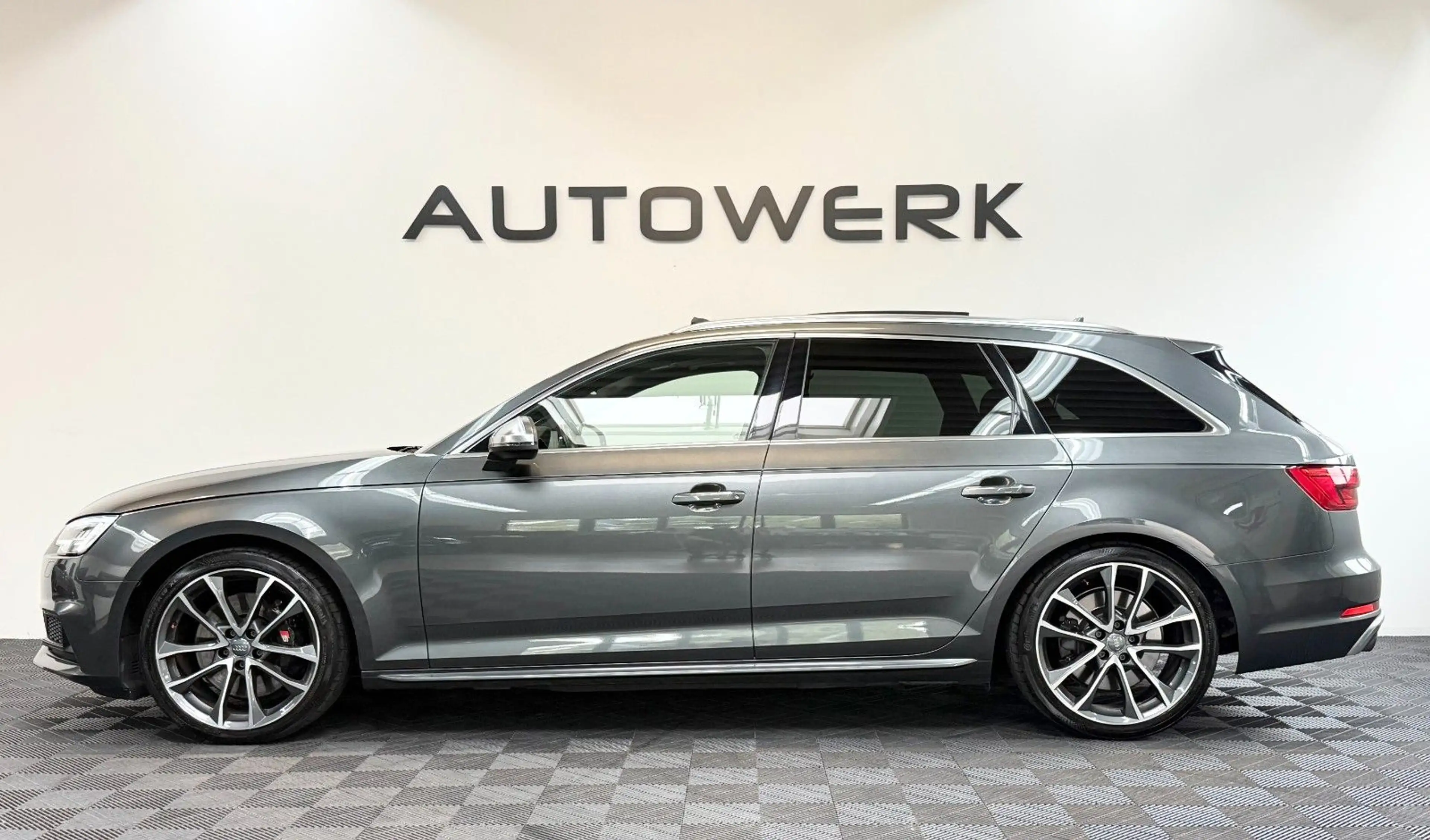 Audi S4 Avant 3.0 TFSI*Quattro*AHK*STANDHEIZUNG*PANO* — photo 4