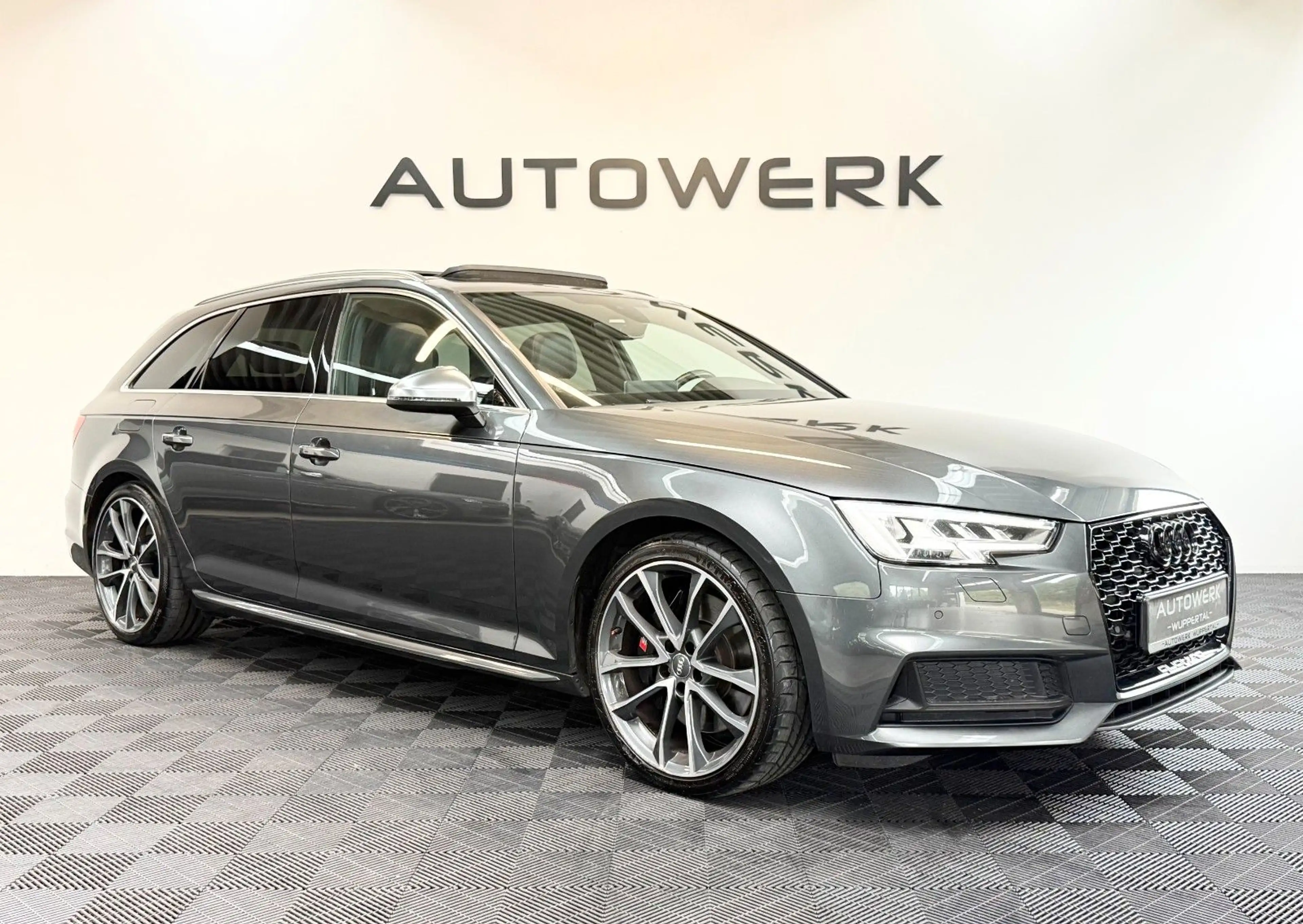 Audi S4 Avant 3.0 TFSI*Quattro*AHK*STANDHEIZUNG*PANO* — photo 2
