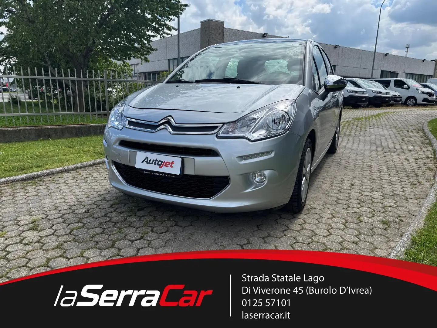 Citroen C3 C3 1.2 vti Vanity Fair 10 82cv Silber - 1