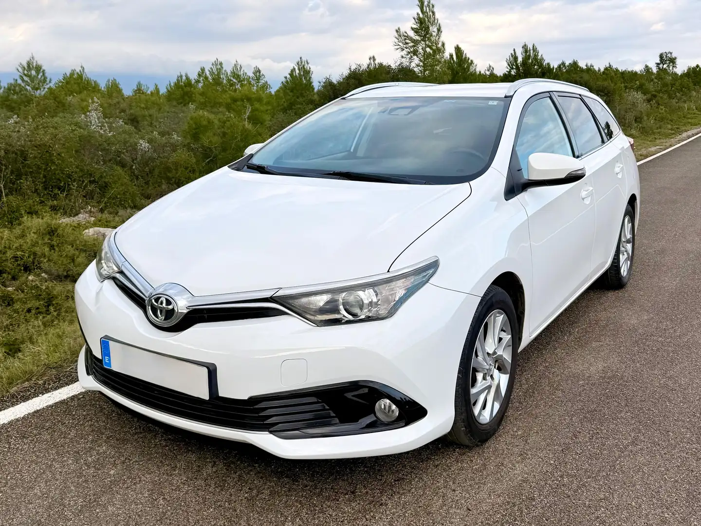 Toyota Auris Auris Touring Sports 120T Active Active Blanco - 1