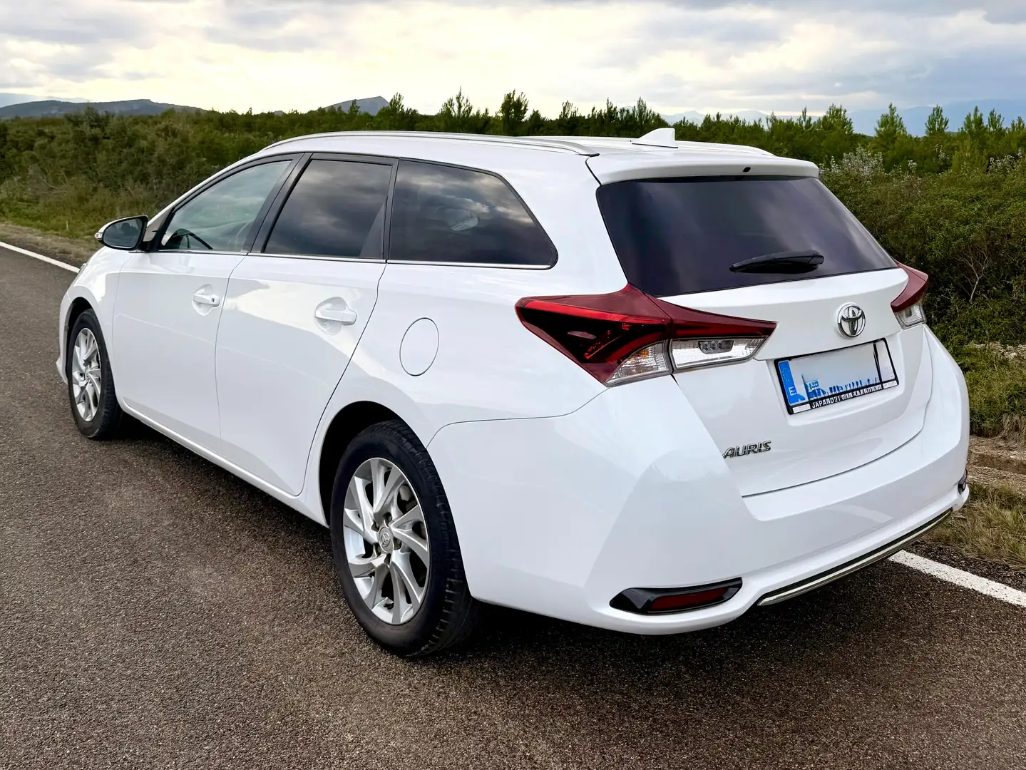 Toyota Auris Auris Touring Sports 120T Active Active Blanco - 2