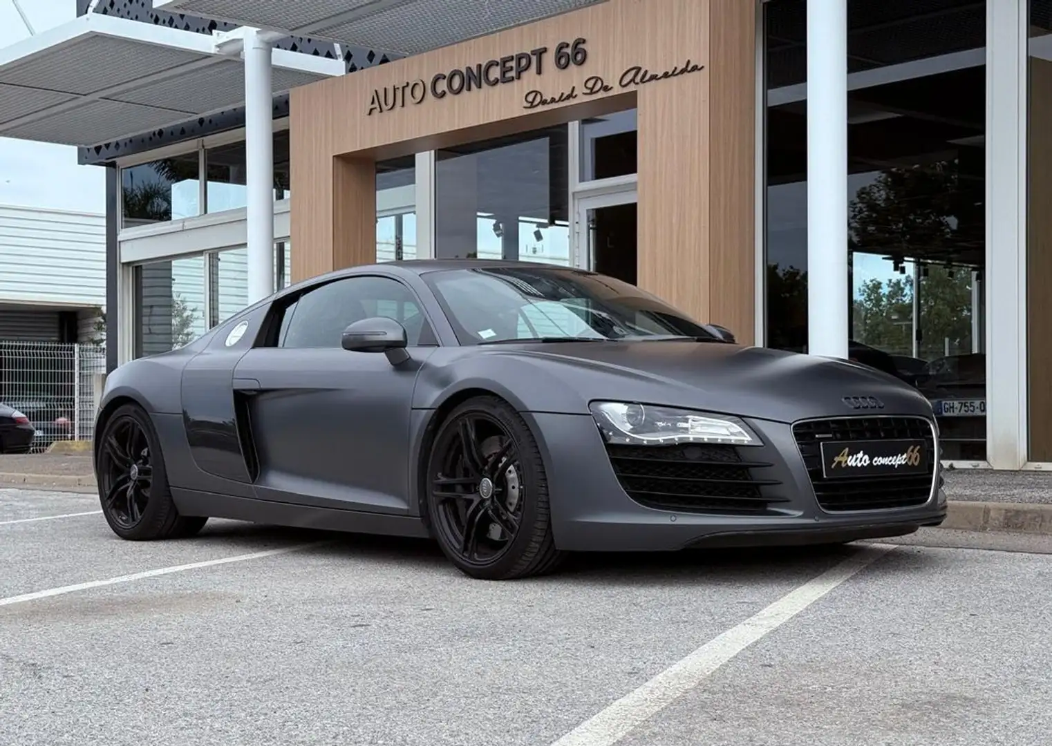 Audi R8 V8 4.2 FSi 420 ch Grau - 1