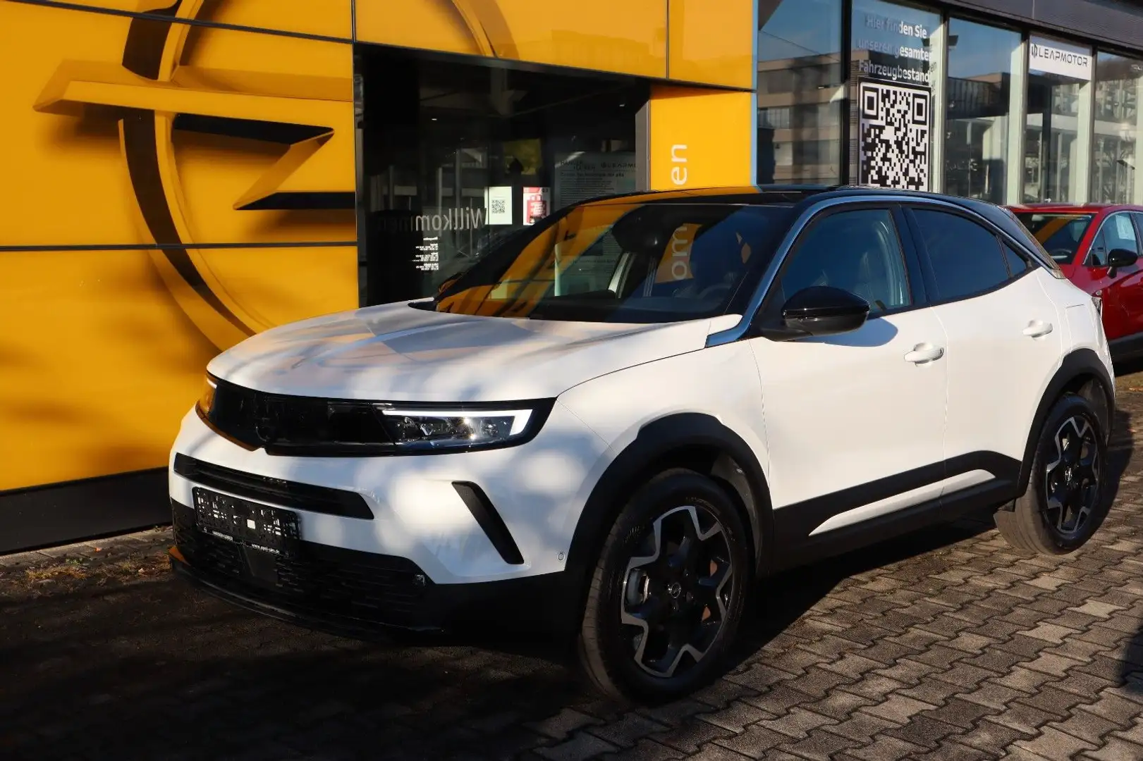 Opel Mokka 1.2T MT6 Ultimate Navi Matrix Sitzhzg Weiß - 2