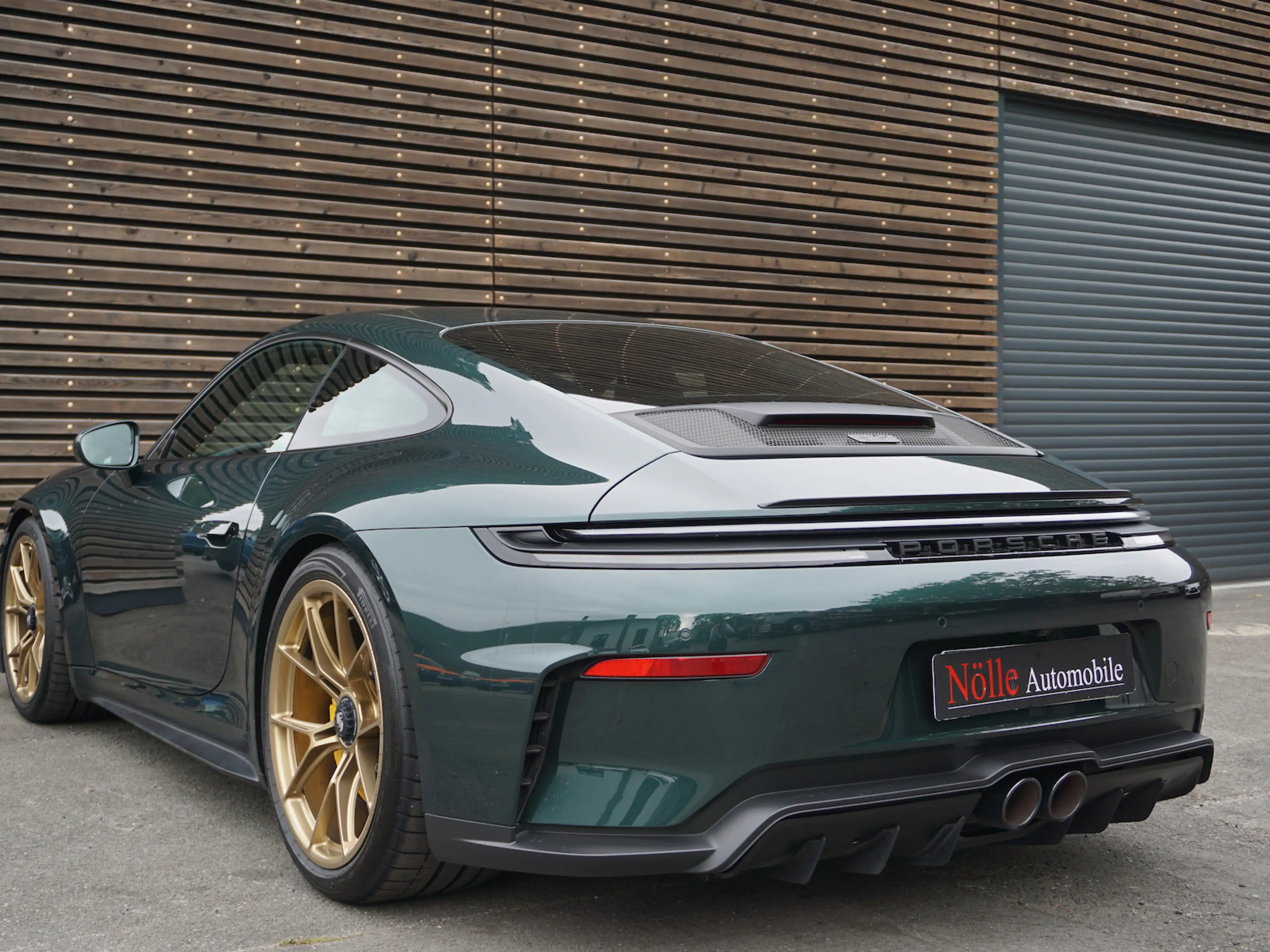Porsche 911 .2 GT3 Touring Lift PCCB PTS Exklusiv 6-Gang — photo 5