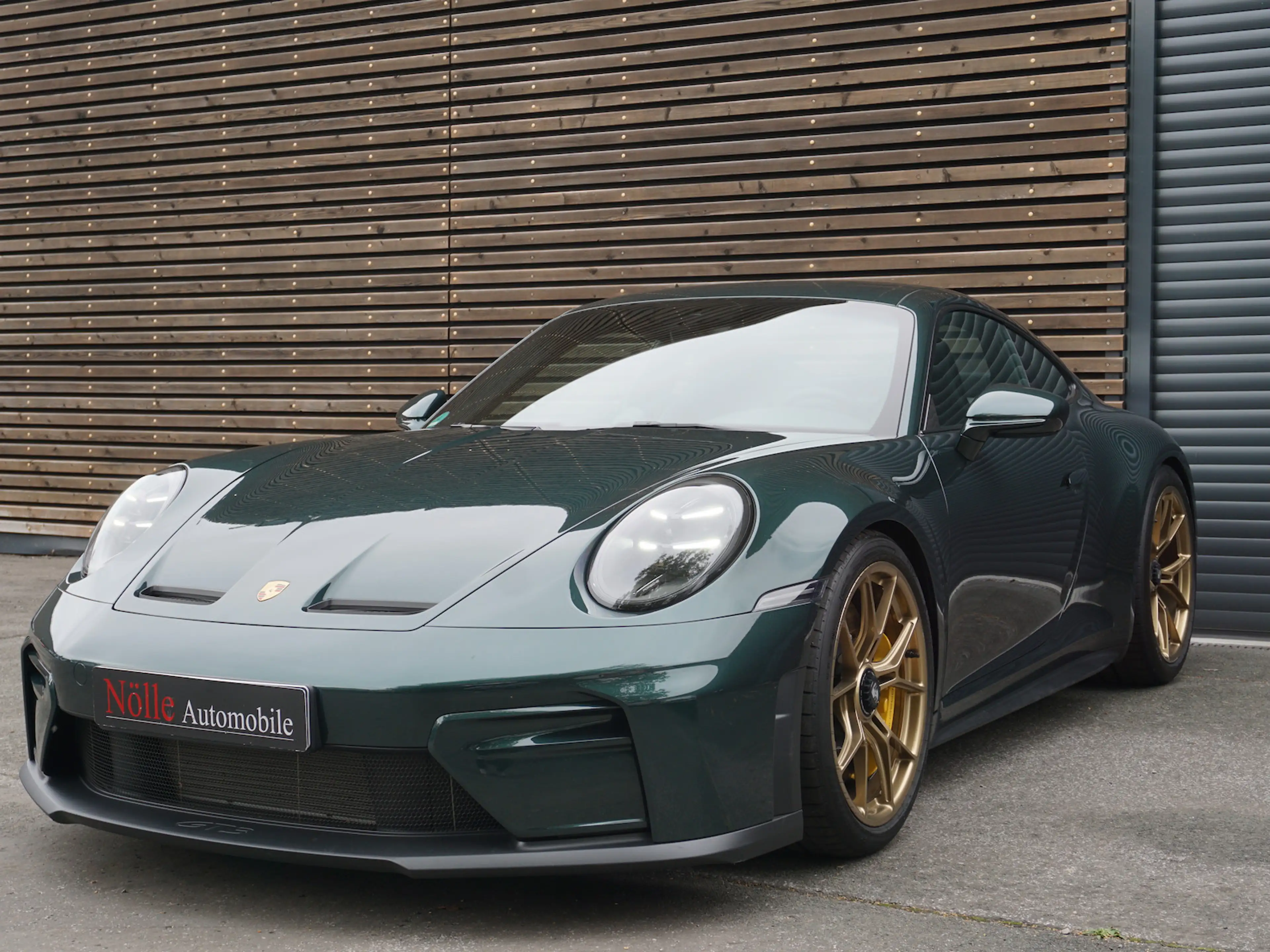 Porsche 911 .2 GT3 Touring Lift PCCB PTS Exklusiv 6-Gang — photo 4