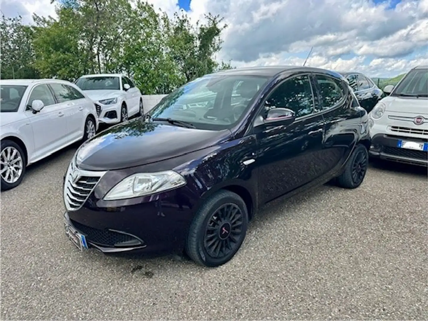 Lancia Ypsilon Ypsilon 1.2 8v Elefantino s Violett - 1