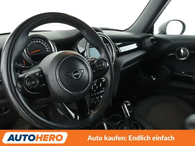 Mini Hatch view 11
