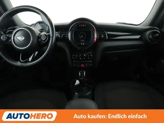 Mini Hatch view 12