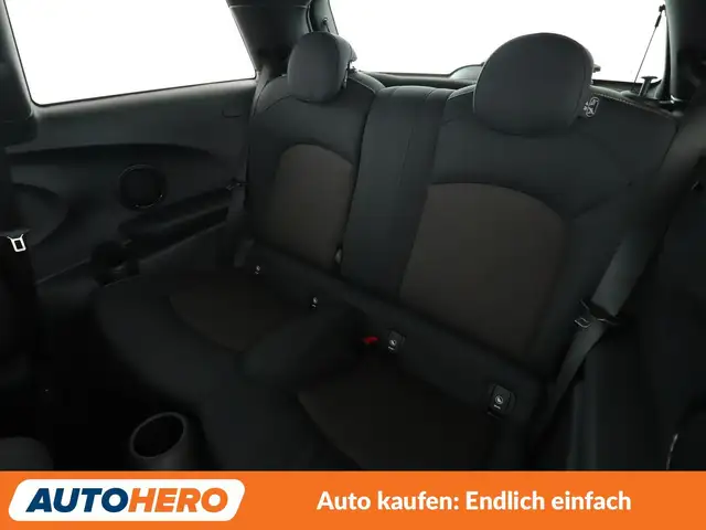 Mini Hatch view 14