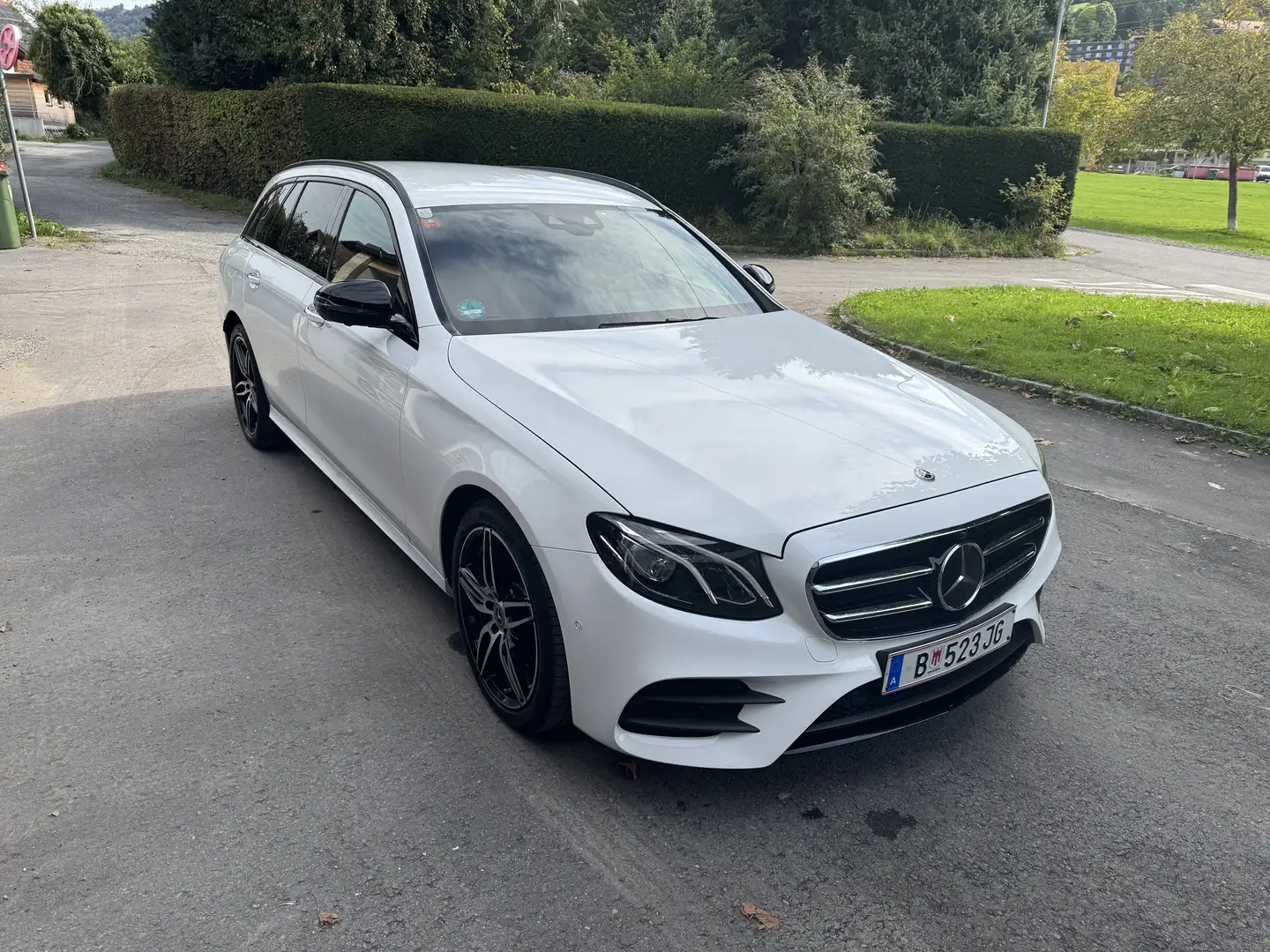 Mercedes-Benz E 400 E 400 d 4MATIC Avantgarde Aut. Avantgarde Weiß - 1