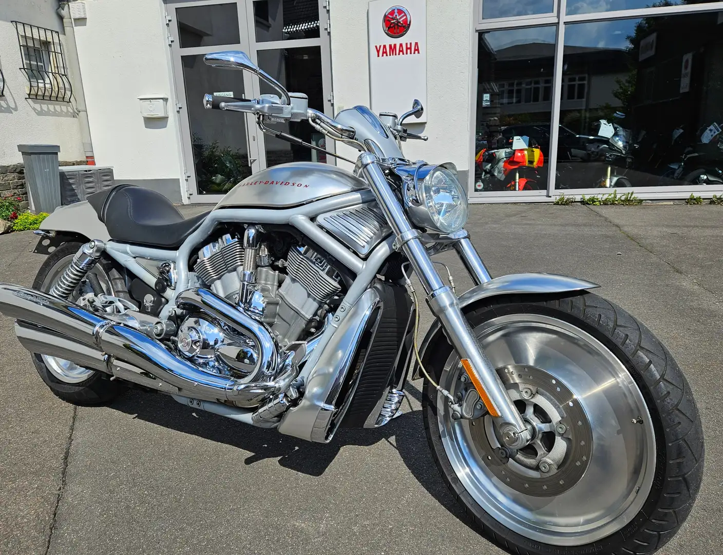 Harley-Davidson V-Rod Silber - 1