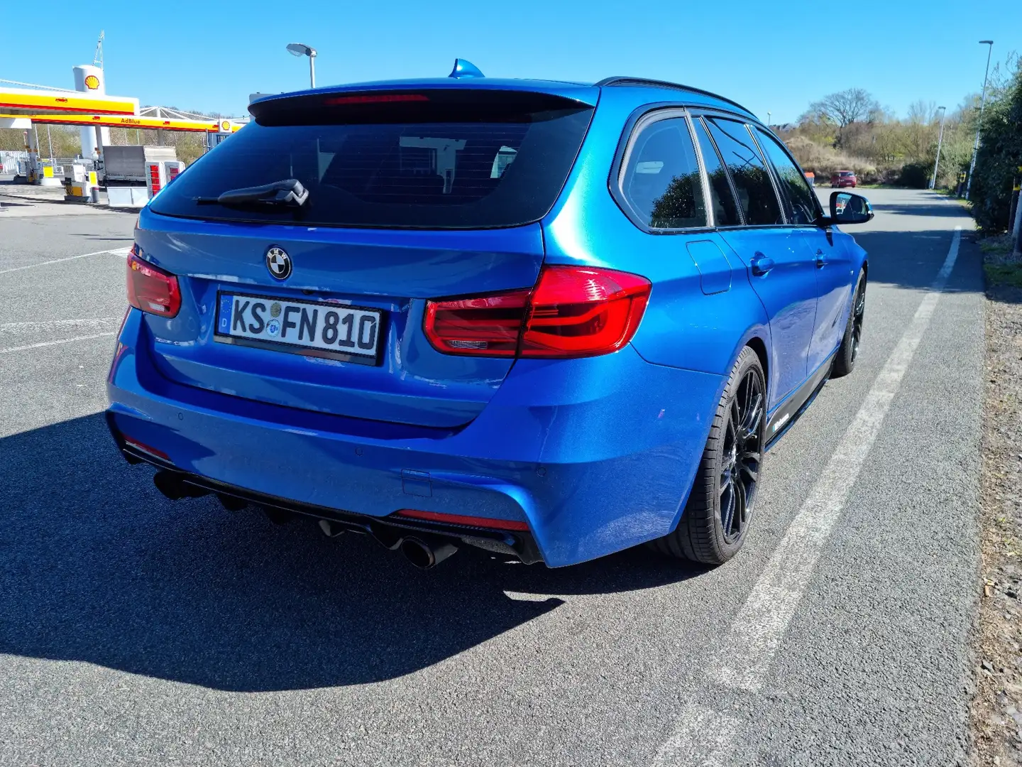 BMW 330 F31 330d xDrive M Performance Sport Shadow Line Blau - 2