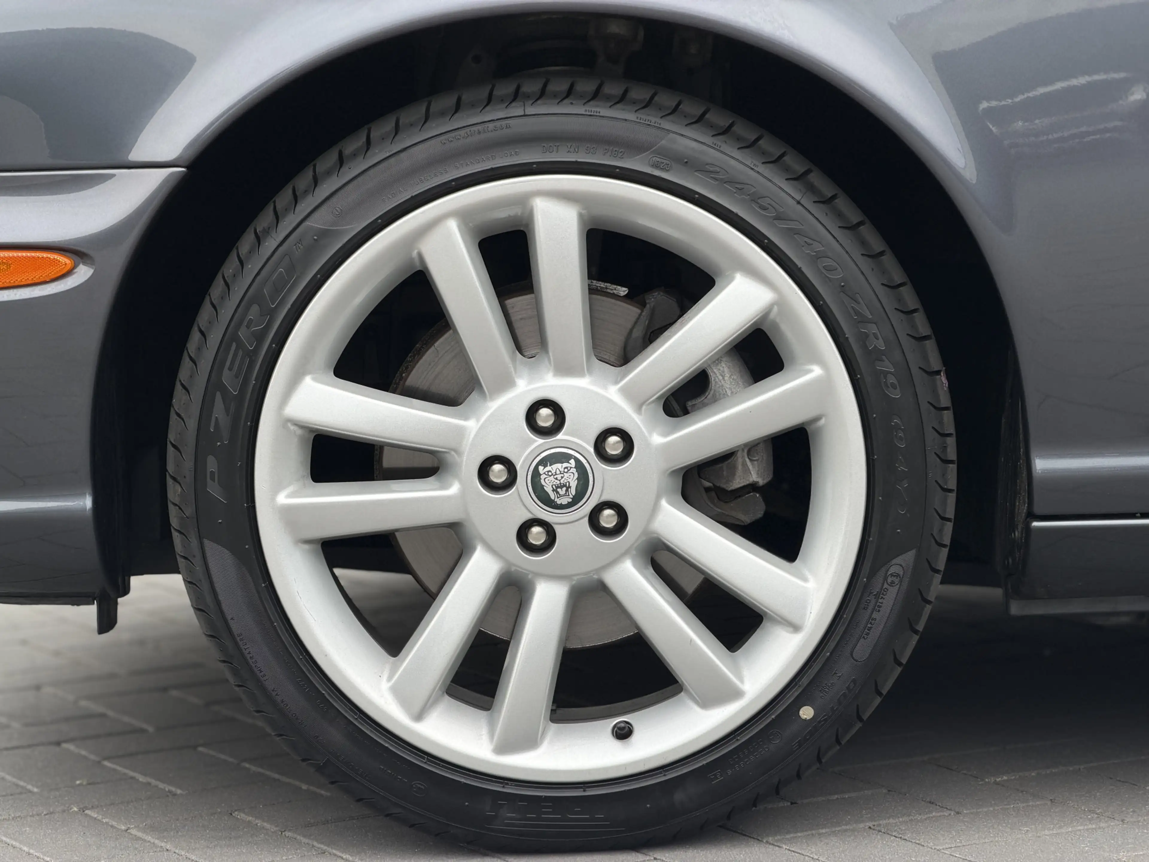 Jaguar XJ 4.2 V8 Executive | 19" | NL Auto NAP — photo 5
