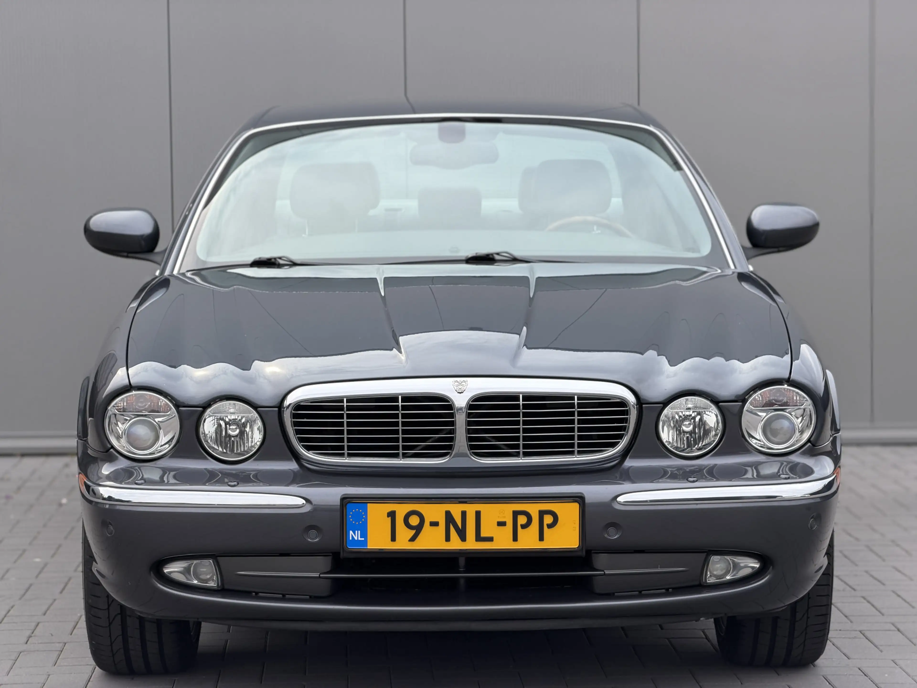 Jaguar XJ 4.2 V8 Executive | 19" | NL Auto NAP — photo 3