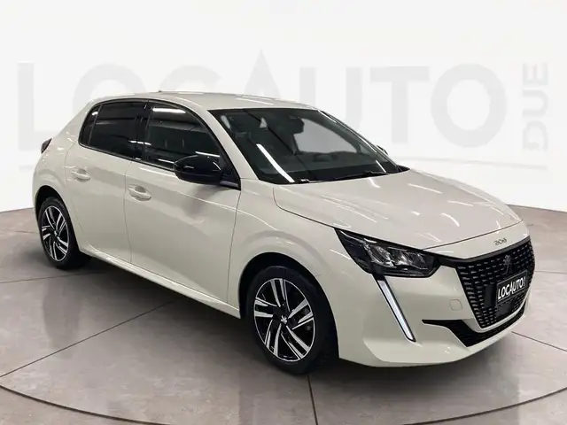 Peugeot 208 view 3