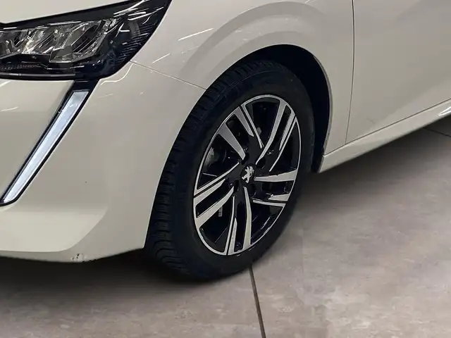 Peugeot 208 view 15