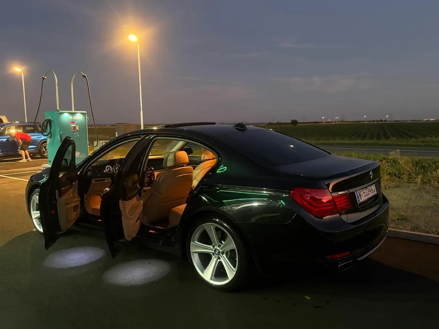 BMW 730 BMW 730d F01 | HUD | Komfortsitze | Leder | Schieb - 2