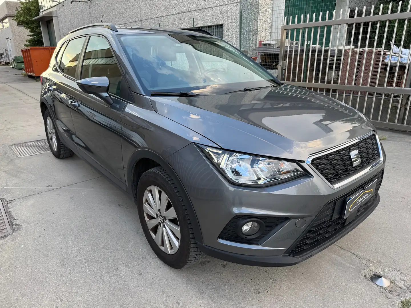 SEAT Arona Arona 1.0 ecotsi Style 95cv Gris - 1