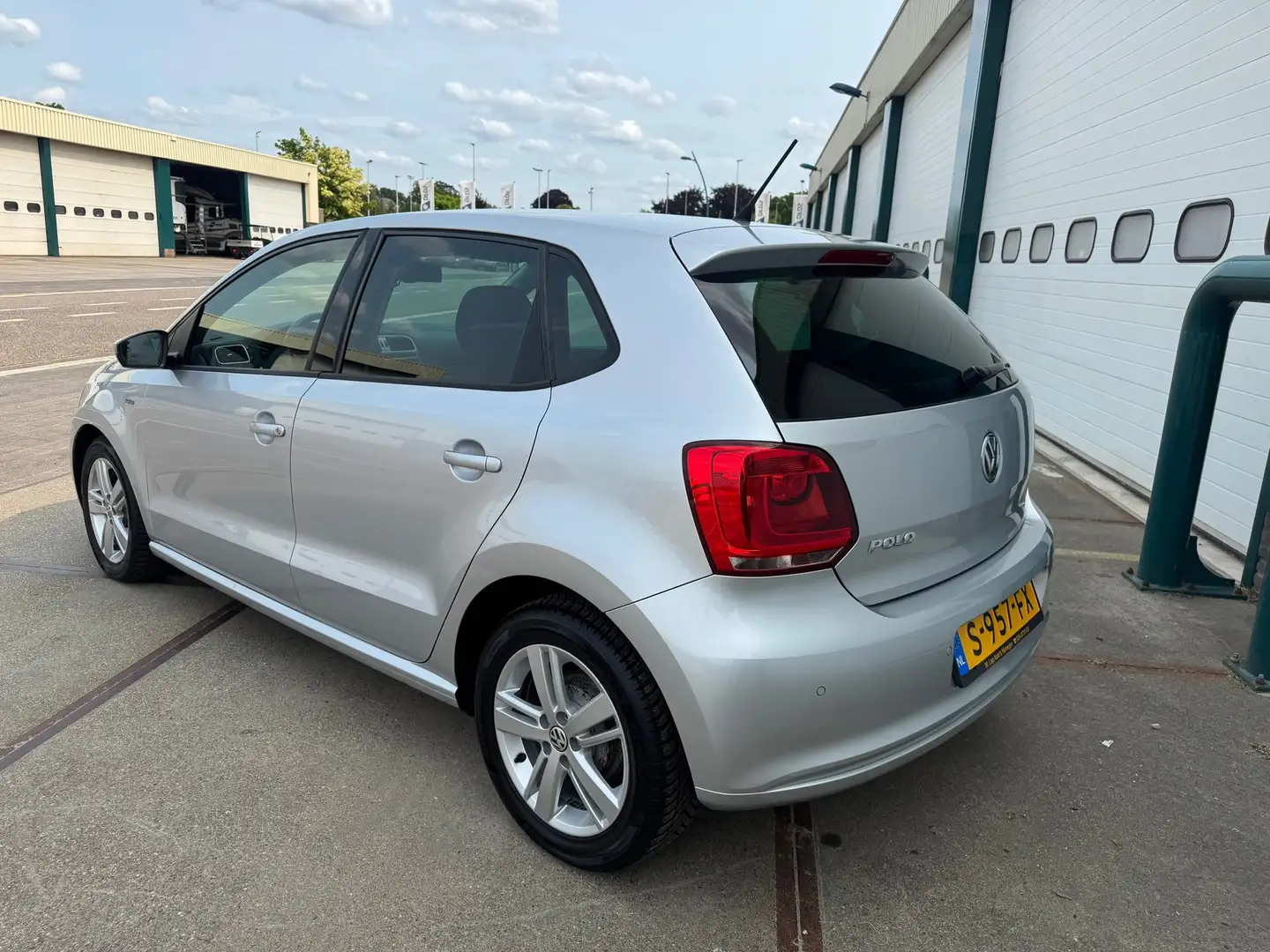 Volkswagen Polo 1.2-12V Comfortline Grey - 2