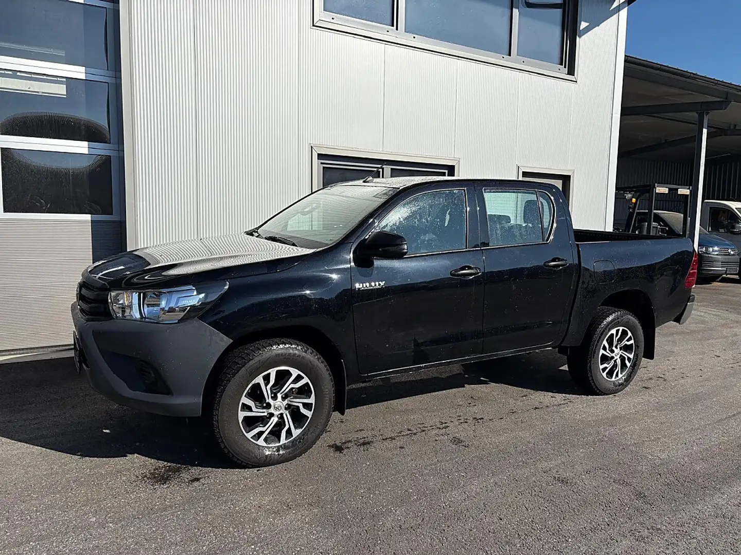 Toyota Hilux DK Country 4x4 2,4 D-4D Schwarz - 2