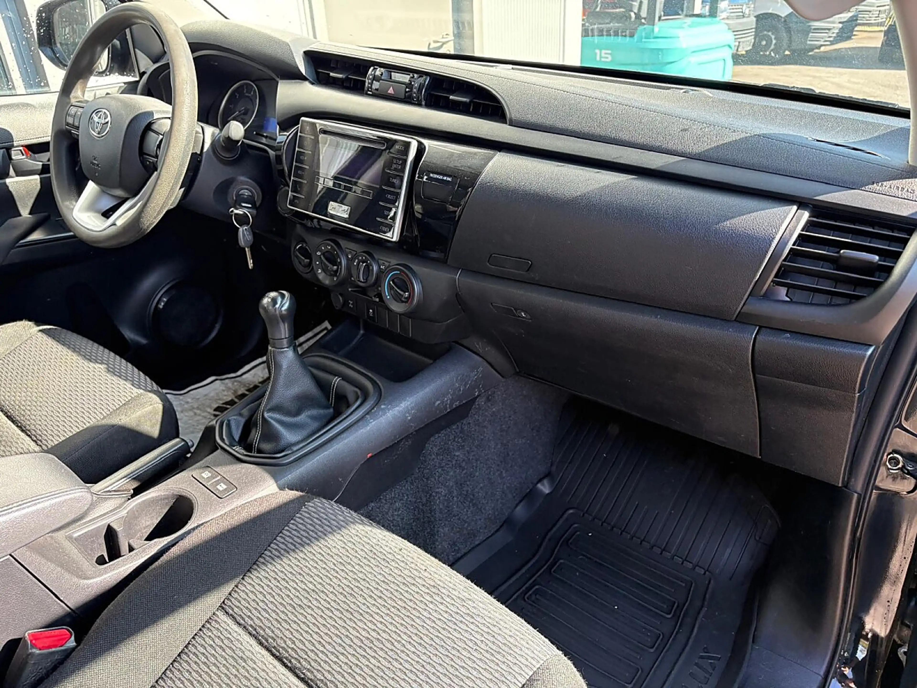 Toyota Hilux DK Country 4x4 2,4 D-4D — photo 7