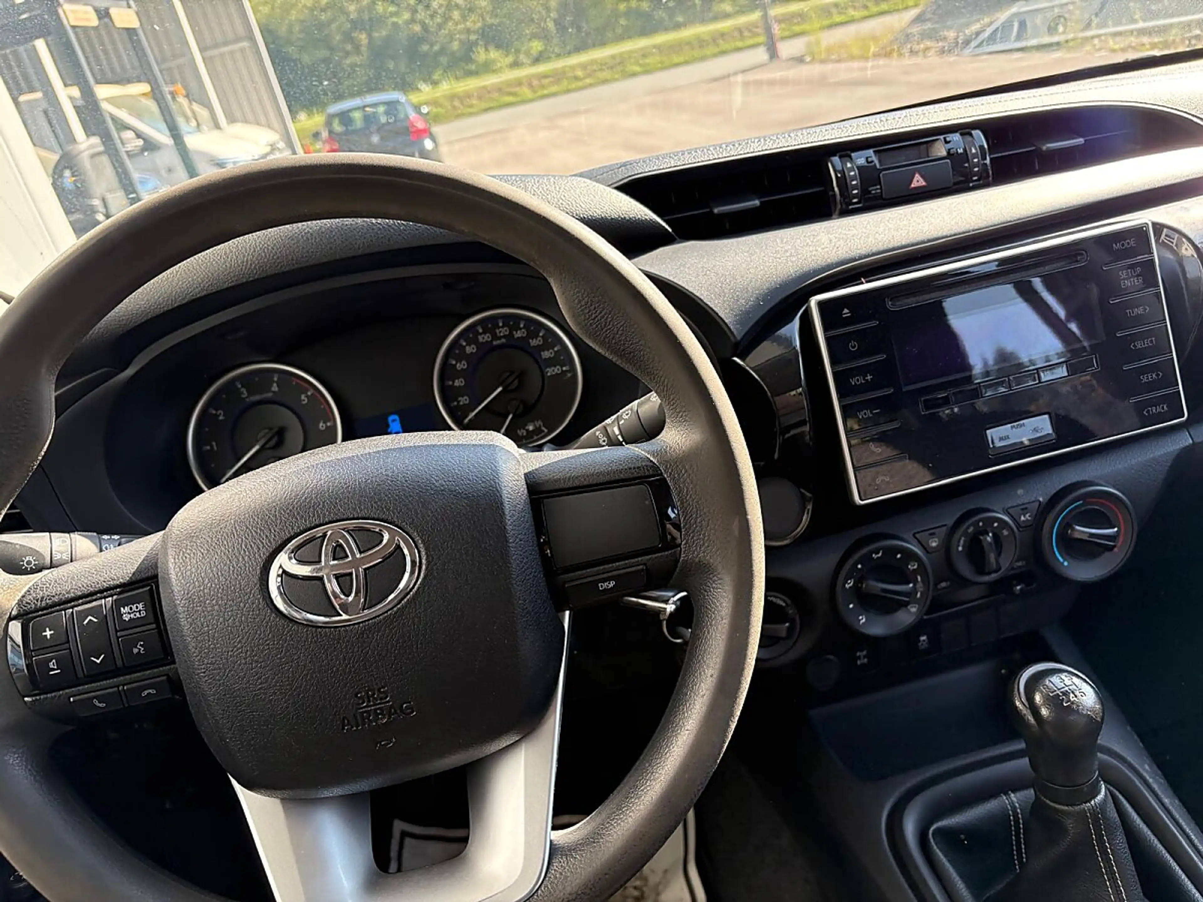 Toyota Hilux DK Country 4x4 2,4 D-4D — photo 8