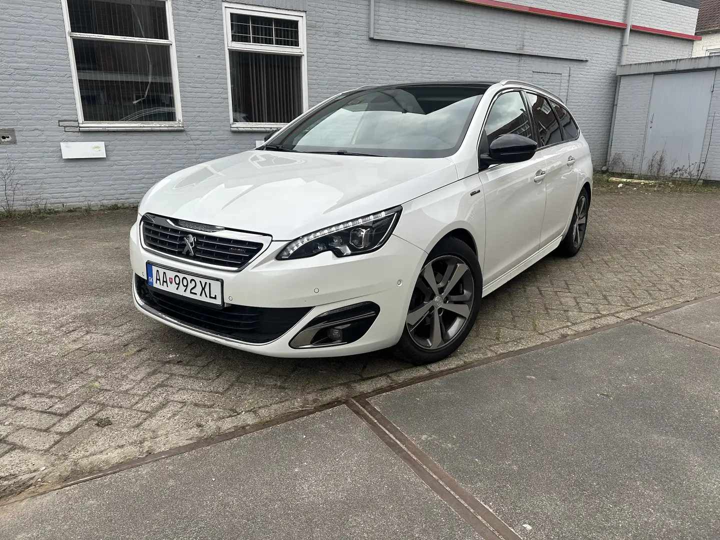 Peugeot 308 SW BlueHDi 120 EAT6 Stop & Start Business-Line - 1