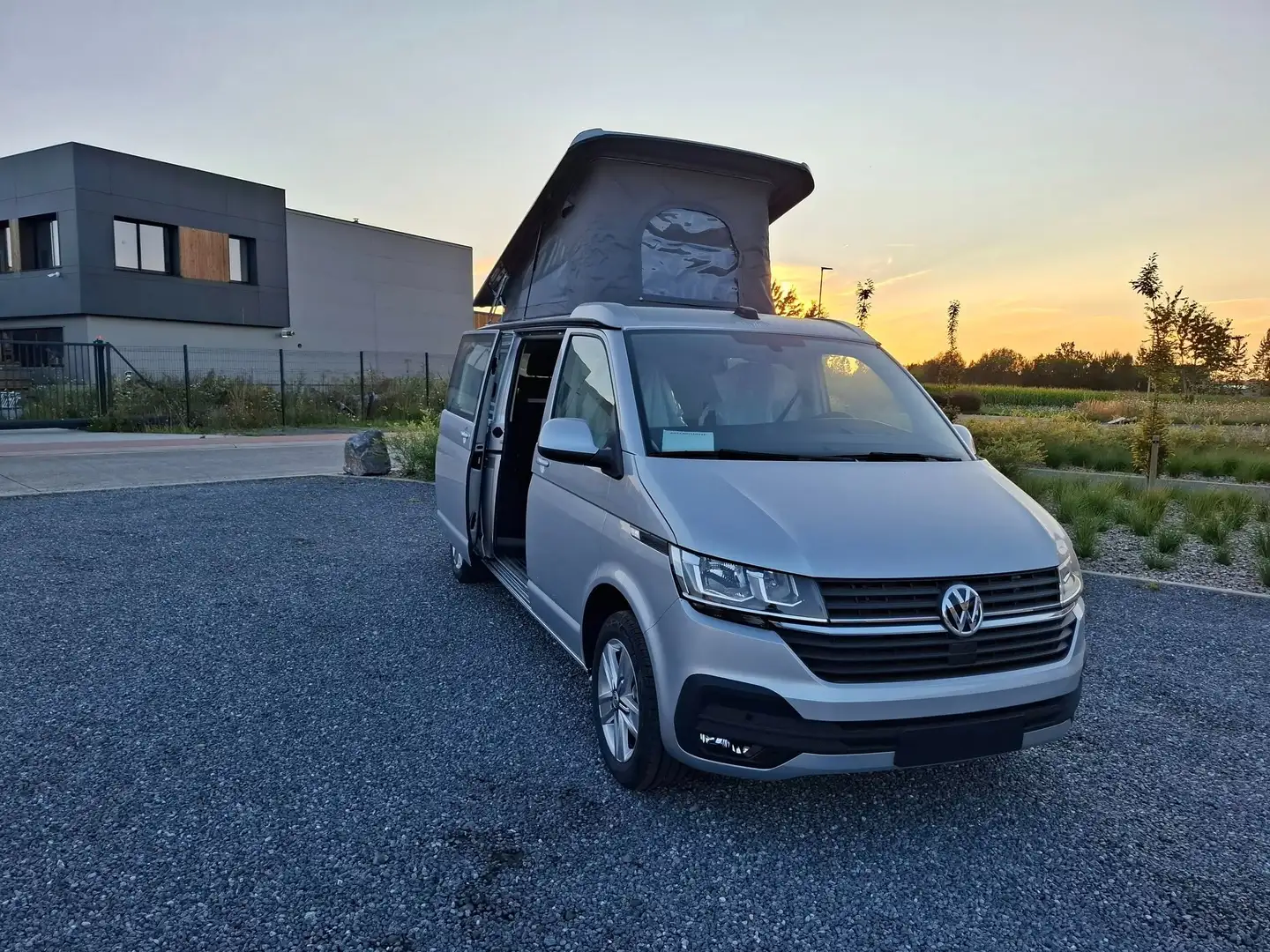 Volkswagen T6.1 Transporter 2.0 TDi SCR 4Mo BMT Comfortl. DSG(EU6d) Zilver - 2