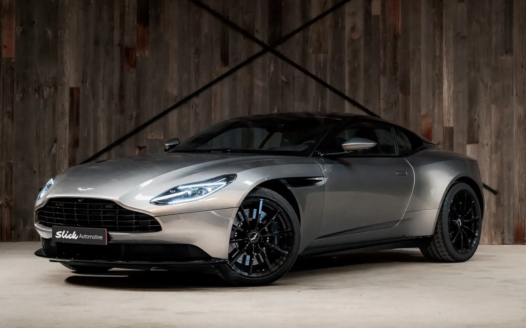 Aston Martin DB11 DB11 4.0 V8 BiTurbo Zilver - 1