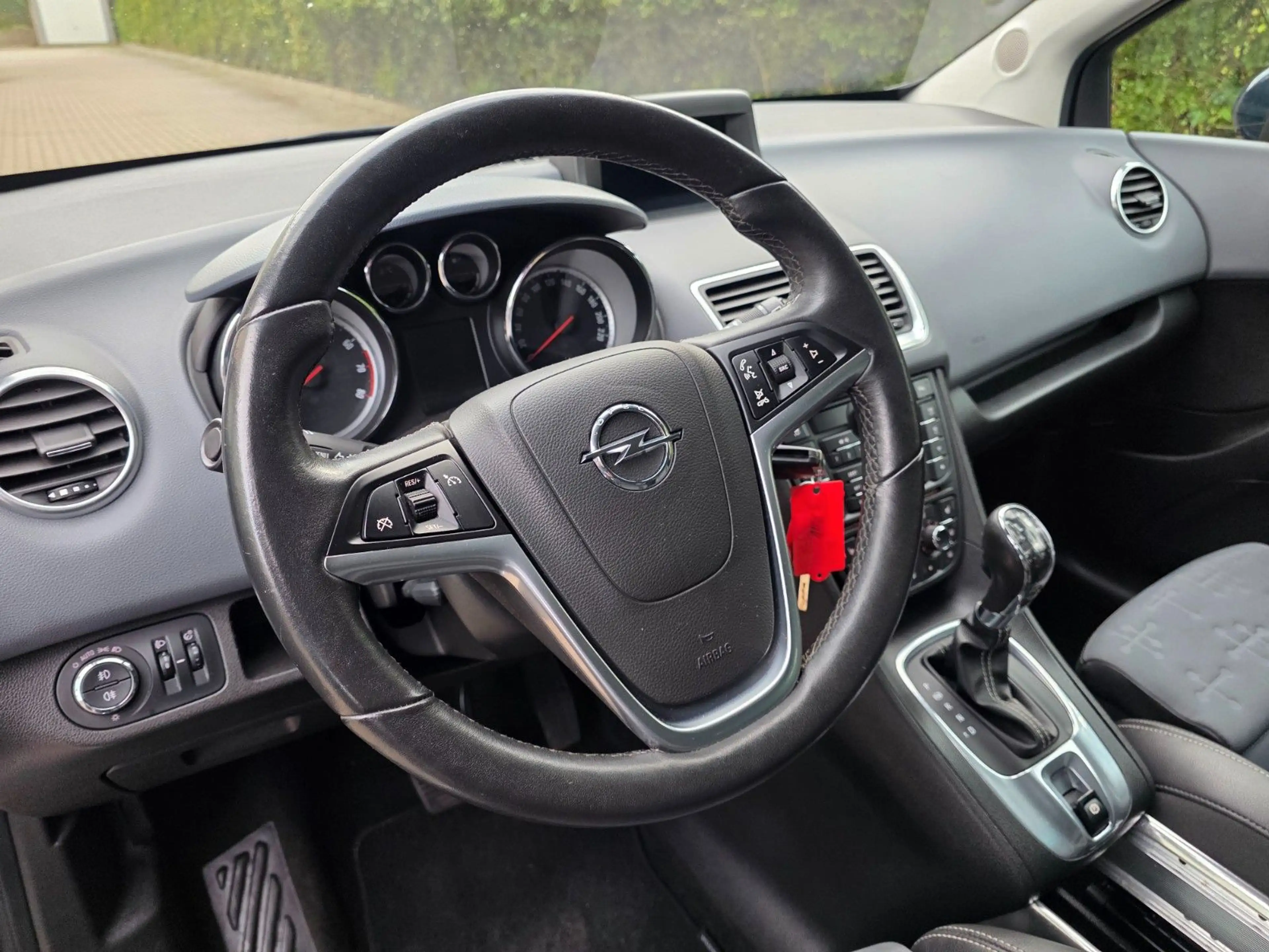 Opel Meriva B Innovation *Automatik *Tempo *Navi — photo 10