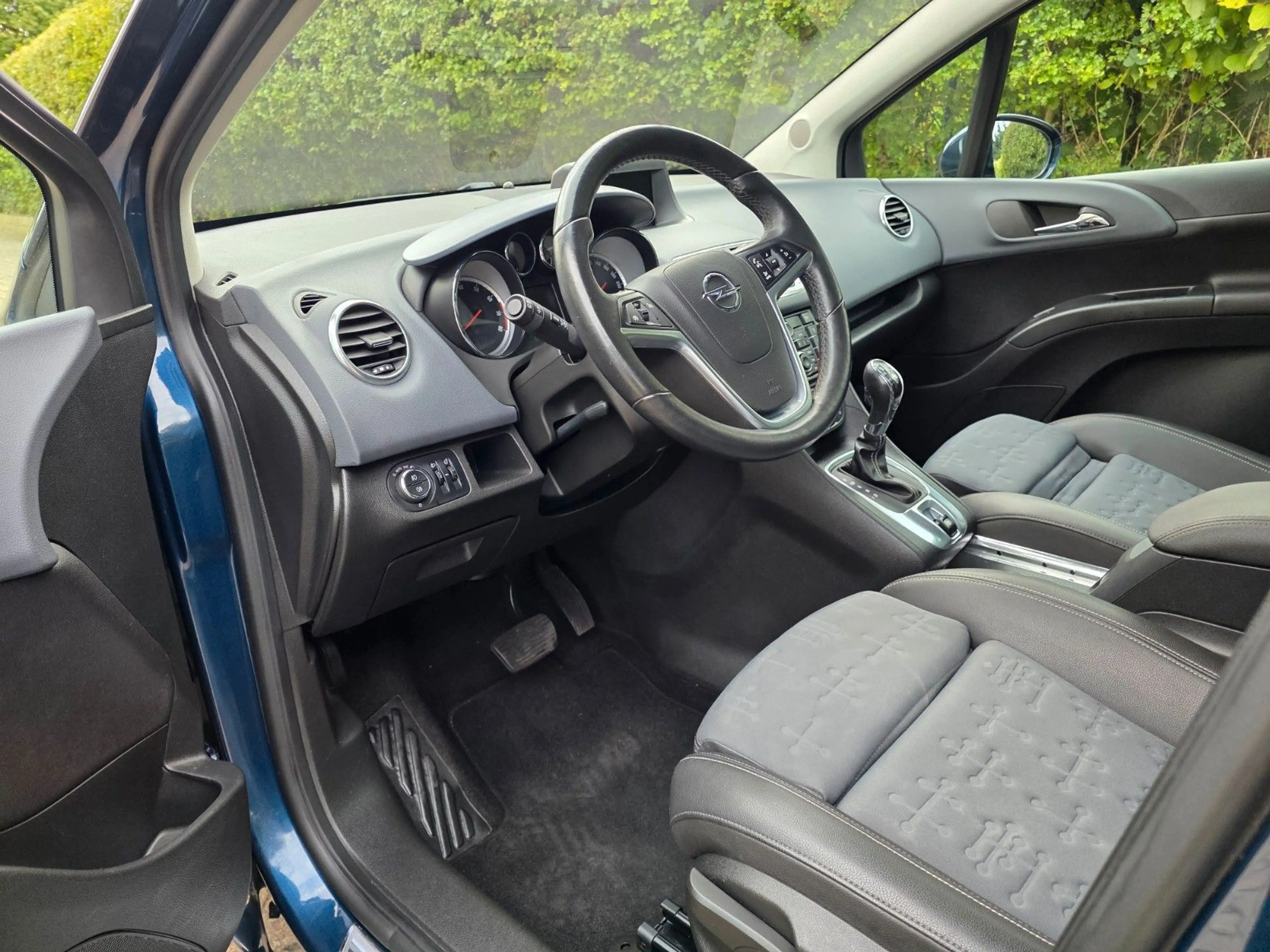 Opel Meriva B Innovation *Automatik *Tempo *Navi — photo 9