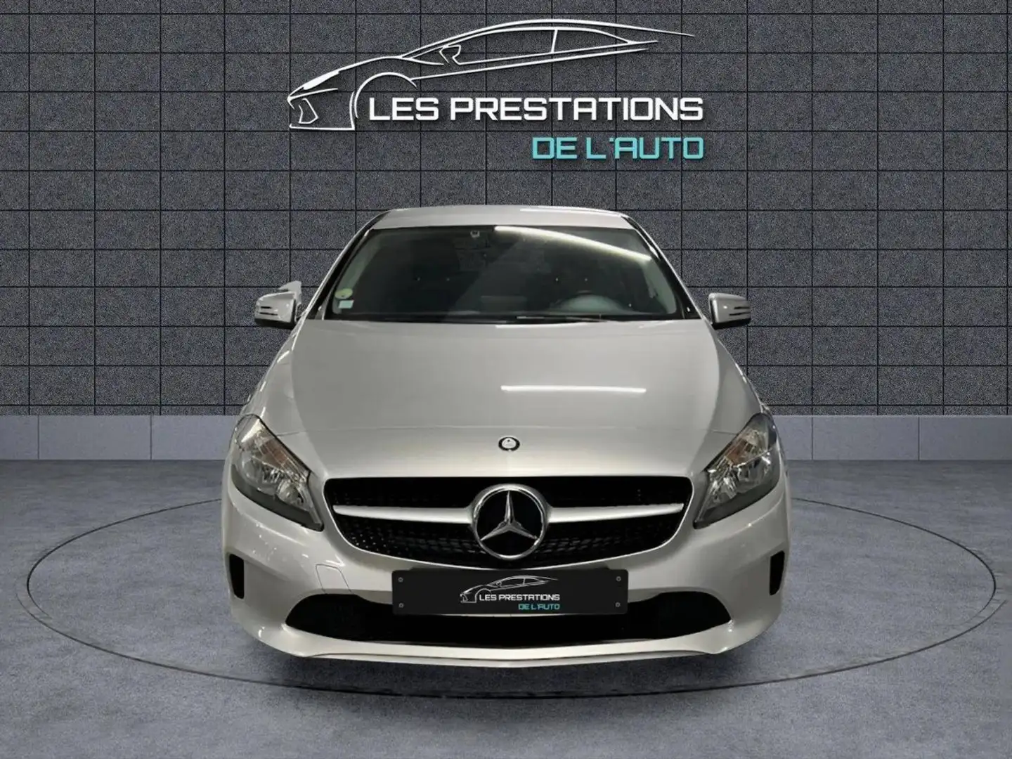 Mercedes-Benz III160 d Business 7G-DCT Gris - 2