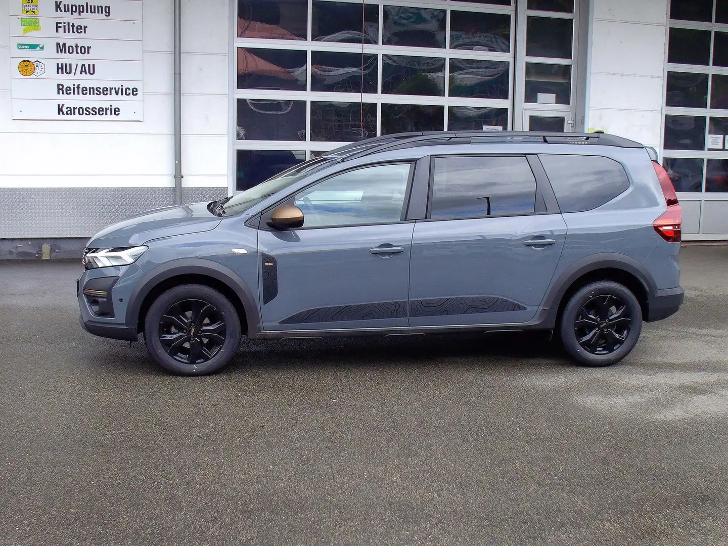 Dacia Jogger Extreme+ TCe 110 Grau - 2