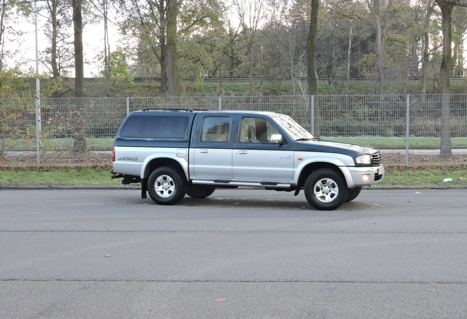 Mazda B Series B 2500 XL-Toplands 4x4 Grün - 2