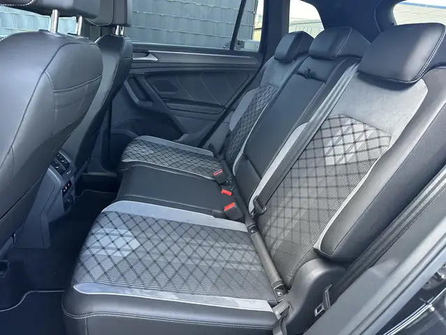Volkswagen Tiguan view 12