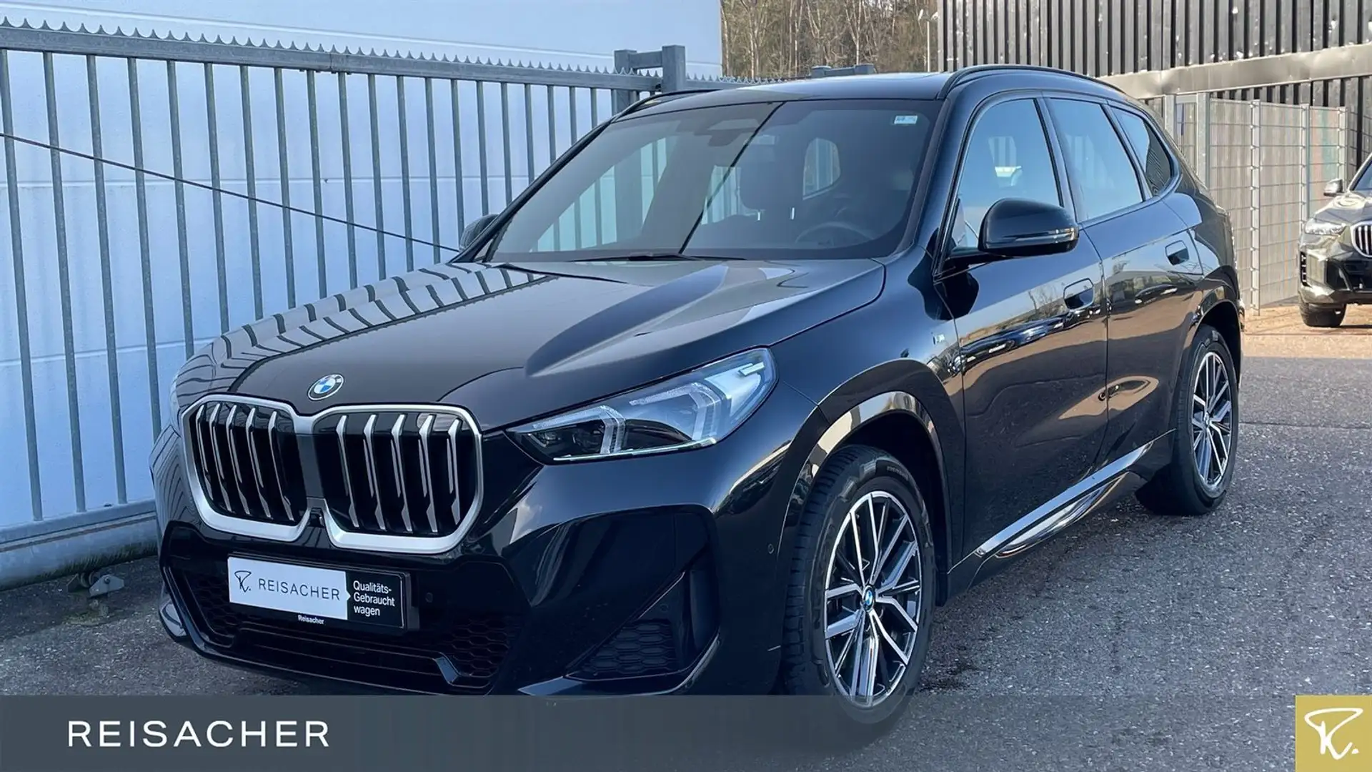 BMW X1 xDrive23d M-Sport,Pano,AHK,DAProf,HUD,Pano Schwarz - 1